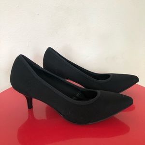 Impo Stretch Black Kitten Heel Size 6 - Like New